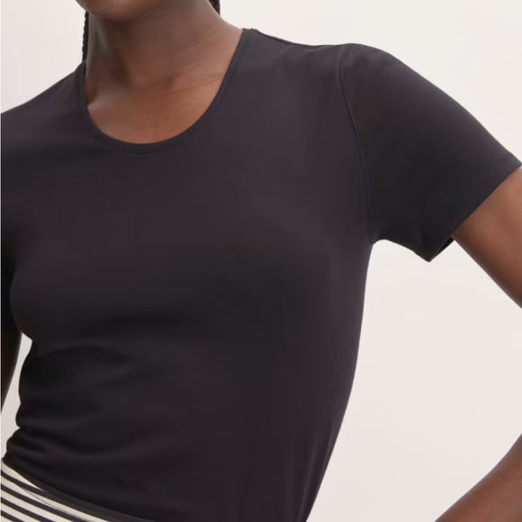 Everlane The Supima Form Crew Neck Tee black excellent condition size small - Picture 3 of 3